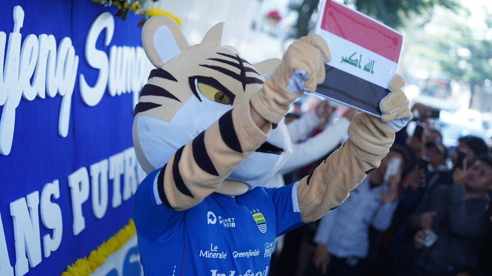 The Rise of AI-Powered Personal Assistants: How They Manage